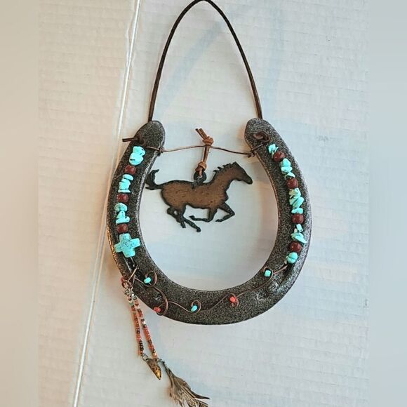 Handmade horseshoe turquoise hanging horse - Picture 2 of 8